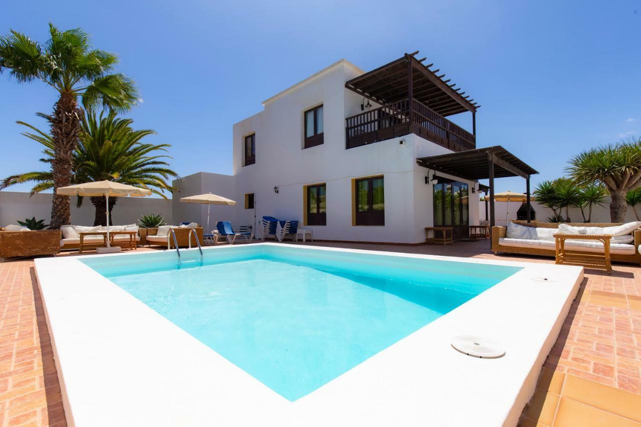 Reina Villa