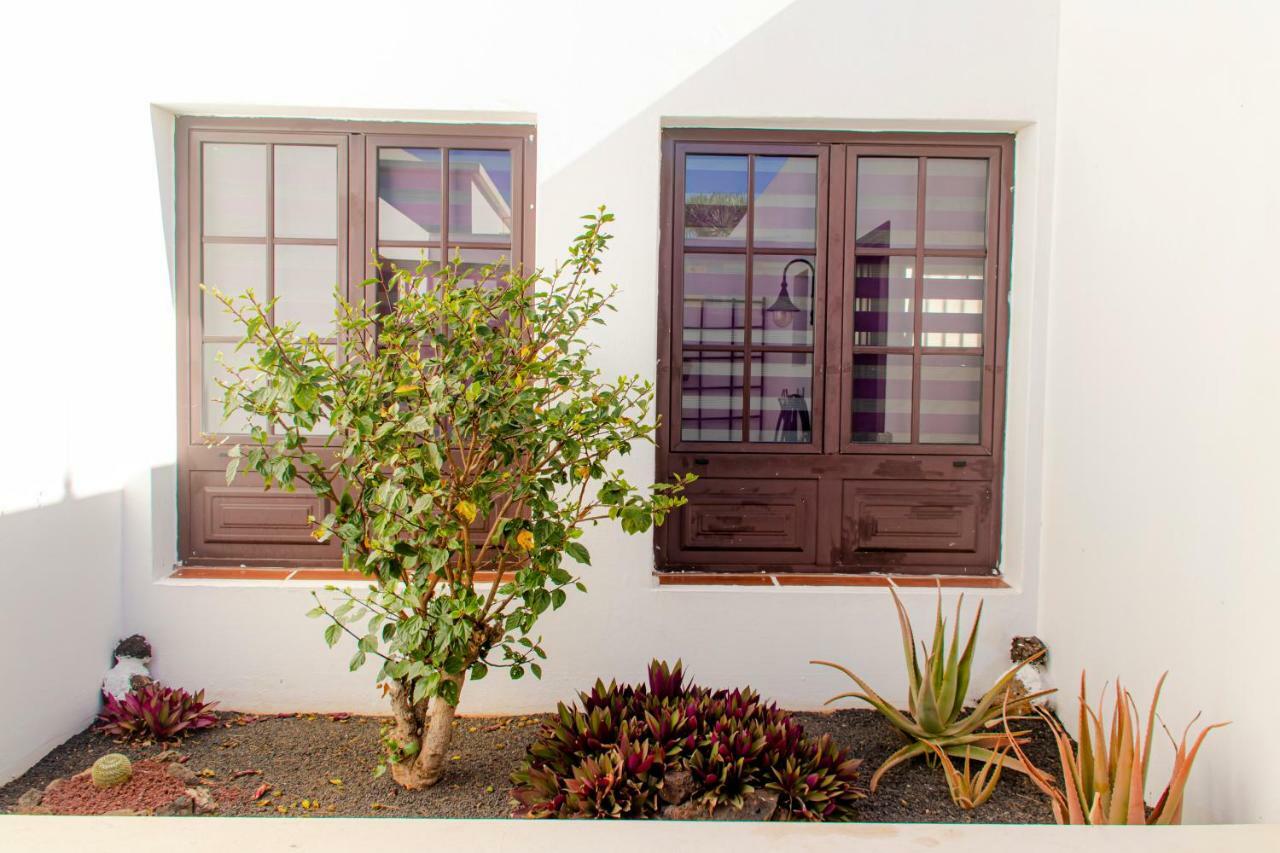 Reina Villa *